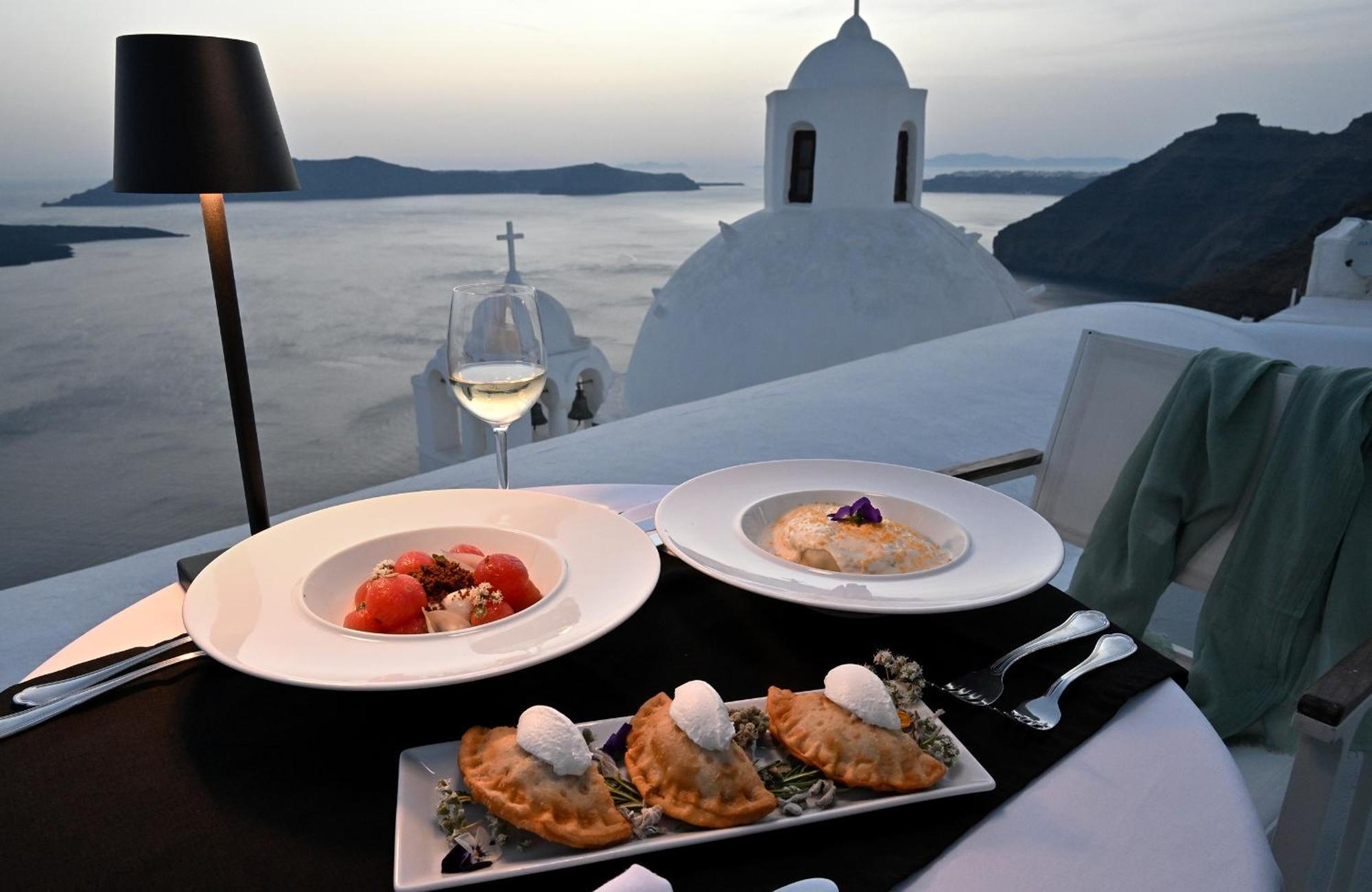 Aigialos Luxury Traditional Settlement Fira  Bagian luar foto