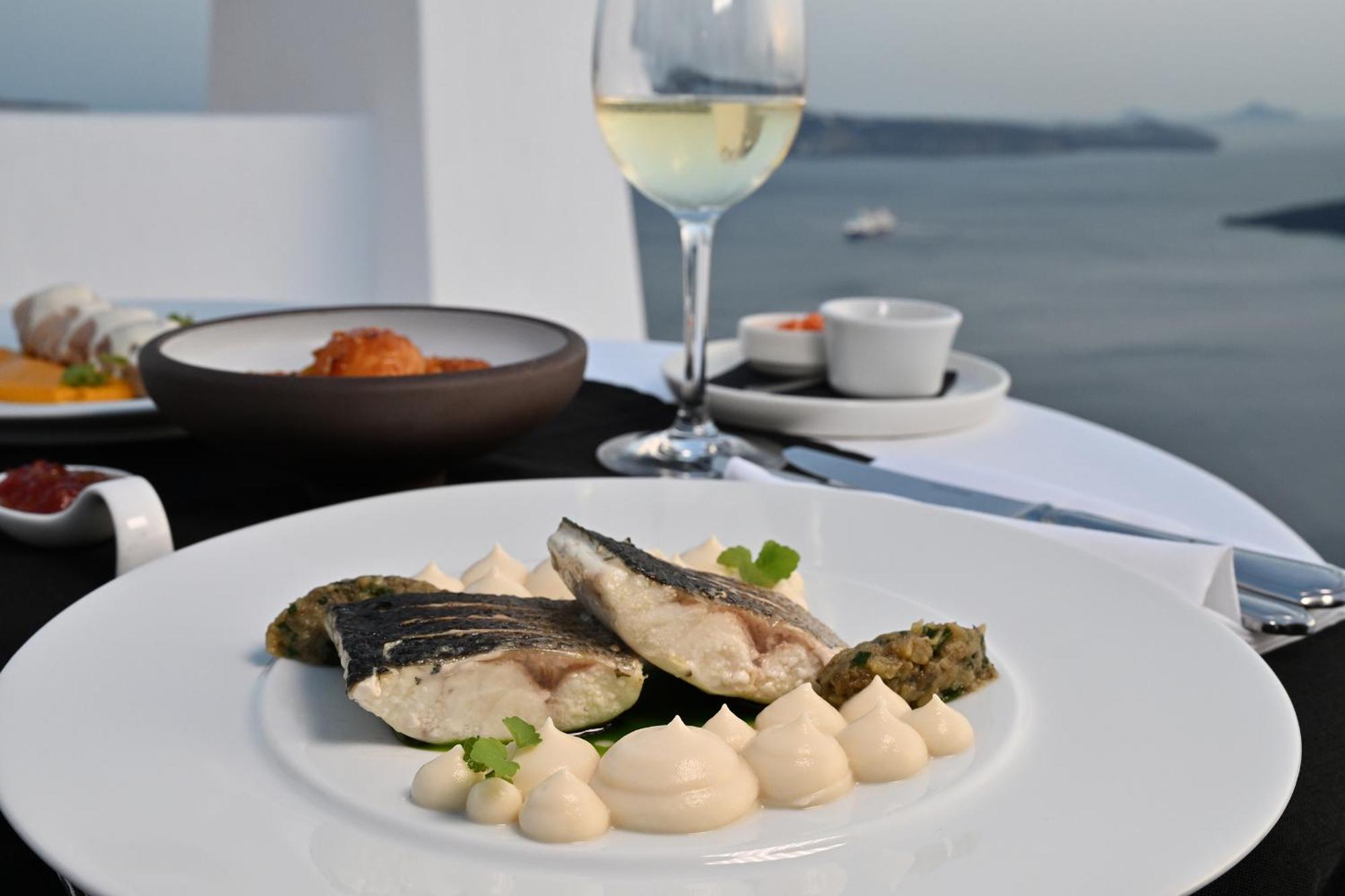 Aigialos Luxury Traditional Settlement Fira  Bagian luar foto